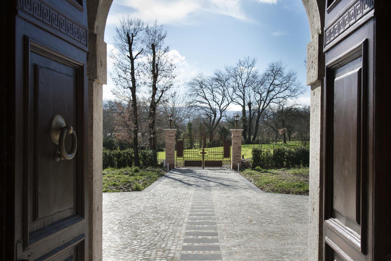 La Tenuta Di Trimalcione Pofi エクステリア 写真